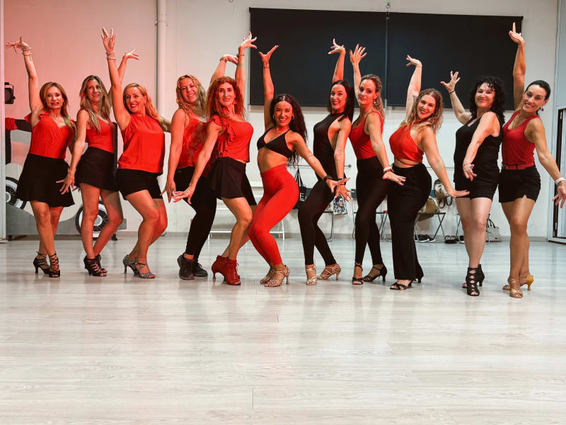 Foto de clase de baile - The Latin Action Laydies The Latin Action   Intensivo bachata y Salsa en Elche   2 ng93q3