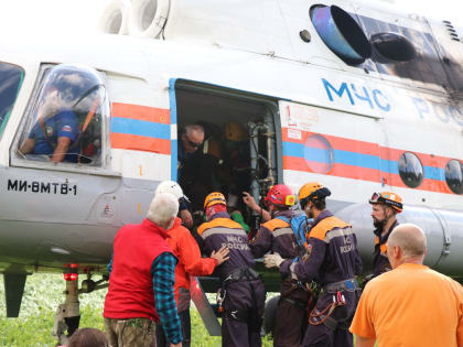 Турист из Ростова сломал ногу при спуске с ледника горы Фишт