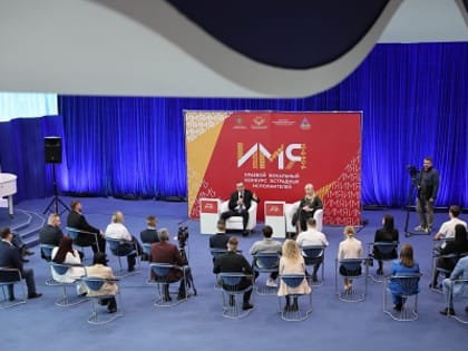 Вениамин Кондратьев встретился с артистами Краснодарского театра