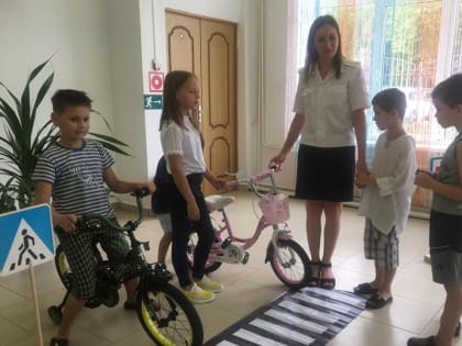 Дорожные полицейские провели урок-игру «Безопасная улица» в Каневском реабилитационном центре