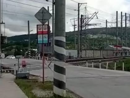 В Новороссийске будет ограничено движение через железнодорожный переезд по ул. Ленина в поселке Верхнебаканском