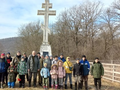 В 17-м Полтавском благочинии памятным походом отметили годовщину начала СВО