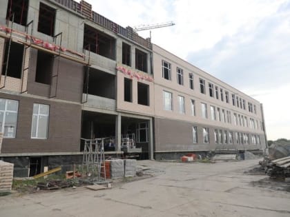 Глава Краснодара оценил ход строильства школы по улице имени Генерала Брусилова