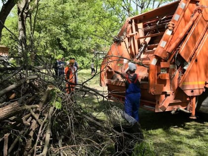 Все — на уборку: стартовал двухмесячник по наведению санитарного порядка