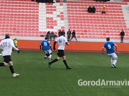 Депутаты ЗСК и ветераны «Торпедо» сыграли в футбол в Армавире