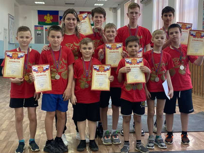 Воспитанники спортшколы «Легион» заняли 9 призовых мест в соревнованиях по гиревому спорту