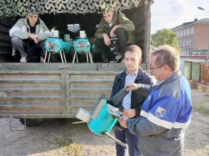 Вместе оказывают помощь российским воинам