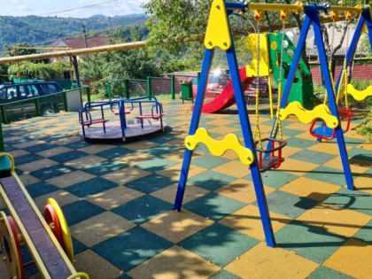 На ул. Целинная отремонтировали детскую площадку