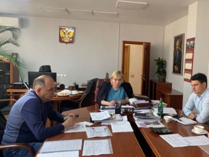 Депутаты Новосочинского округа обсудили выполнение наказов с главой Центрального района Сочи
