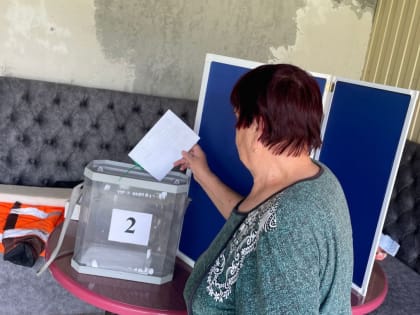 Избиратели новых российских субъектов голосуют вне помещения