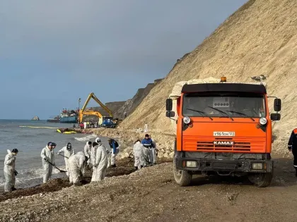 Более 300 тонн мазута с танкера «Волгонефть-293» собрали у берега Темрюкского района