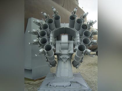 ​В Севастополе проводят учения с использованием реактивных бомбометов