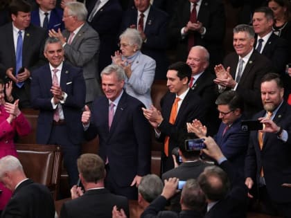 Палата представителей США с 15-й попытки избрала спикера