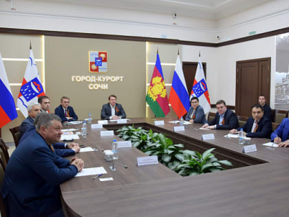 Глава Сочи Алексей Копайгородский провел рабочую встречу с территориальной депутатской группой Хостинского района