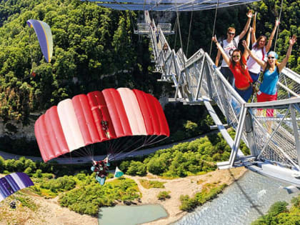 В Сочи пройдет фестиваль бейсджампинга (фото)