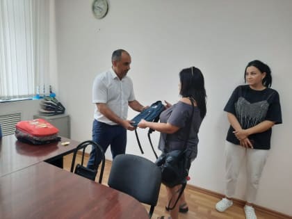 Собираем детей к школе: акция в Крымском городском поселении