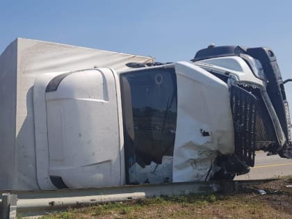 В Краснодарском крае в жестком ДТП с фурой пострадала женщина