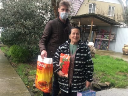 Эдуард Обухович поздравил жителей округа, перенесших блокаду