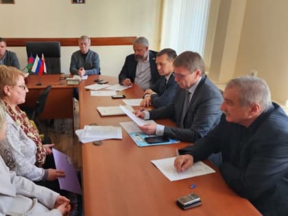 Депутаты округа «Лазаревский» провели прием граждан по личным вопросам