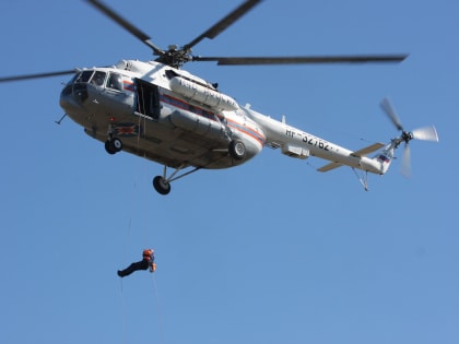 Двое туристов сутки проплутали по горам Сочи, их спас вертолет МЧС