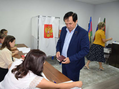 Председатель поселенческого Совета депутатов сделал свой выбор одним из первых