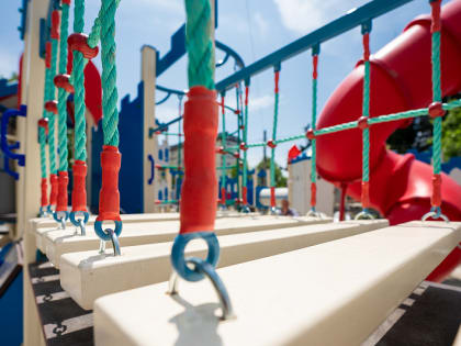 В Сочи ко Дню защиты детей откроют 20 новых детских площадок