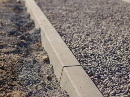 Ко Дню знаний завершат строительство тротуаров ко всем новым социальным объектам