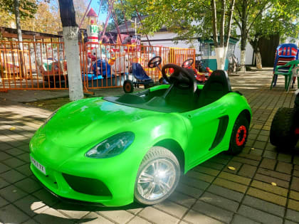 В горпарке Кропоткина приобрели новый двухместный электрокар