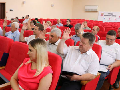 Молодые депутаты приняли участие в Сессии районного Совета