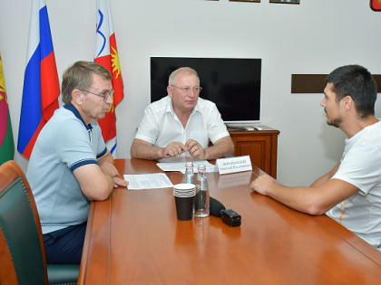 Депутат Государственной Думы Анатолий Вороновский провел в Сочи прием граждан