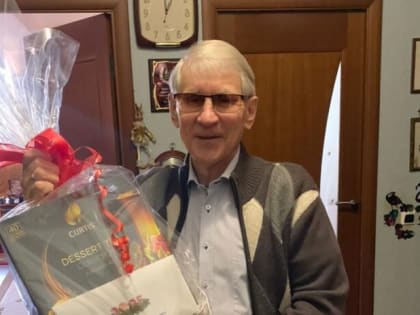 Эдуард Обухович посетил ветеранов, проживающих в Новосочинском избирательном округе № 13