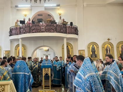 В Армавир прибыл ковчег с частицей пояса Божией Матери. ФОТО