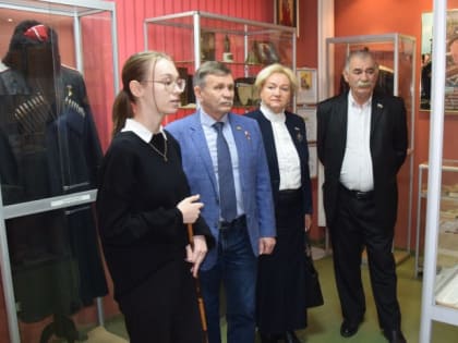 "Урок мужества" Героя России Вячеслава Бочарова в сочинской школе №10. Сюжет телеканала Сочи24.