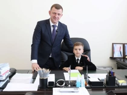 Глава Краснодара поздравил «детского мэра» с Днем защиты детей