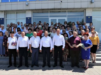 В Анапе общественников наградили памятными знаками Заксобрания края