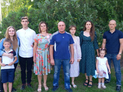 Общественную медалью «За любовь и верность» вручили супругам Будиным