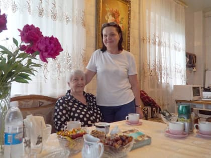 Социальных работников с профессиональным праздником поздравил Алексей Богодистов