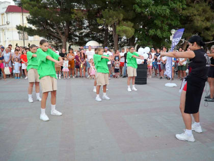 Фитнес-вечер завершил День физкультурника