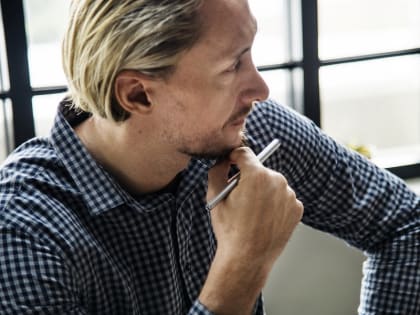 Мужчины в опасности: офисным работникам угрожают простатит и импотенция