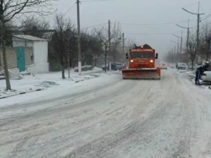 19 ЕДИНИЦ ТЕХНИКИ ЗАДЕЙСТВОВАНЫ НА УЛИЦАХ СЕЛЬСКИХ ПОСЕЛЕНИЙ ДЛЯ РАСЧИСТКИ ОТ СНЕГА