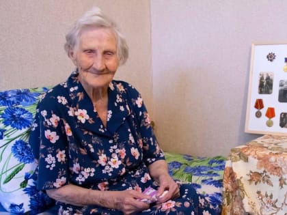 Евгений Наумов поздравил с 101-м днём рождения ветерана Анну Петровну Максимову