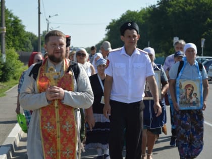 Верующие Гулькевичского района совершили Епархиальный крестный ход