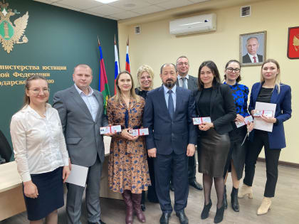 О торжественной выдаче адвокатских удостоверений