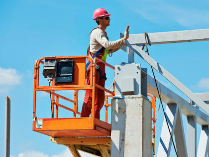В ЦЗН разъяснили правовые основы техники безопасности при работах на высоте