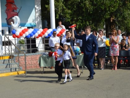 День знаний сегодня отмечают в Курганинском районе