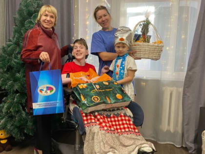 Вагаршак Григорян совместно с Валентиной Ткачевой поздравил с наступающим Новым годом семью Ситниковых