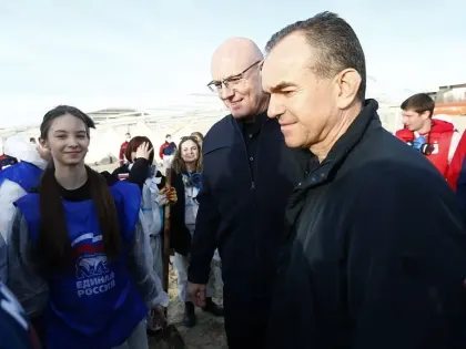 Дмитрий Чернышенко и Вениамин Кондратьев встретились с участниками ликвидации ЧС в Анапе