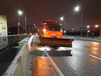 Дороги в Краснодаре обрабатывают от гололеда