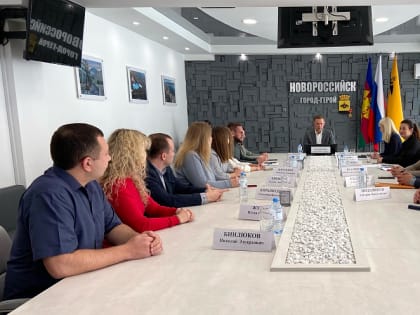 Глава Новороссийска встретился с финалистами конкурса «Лидеры Кубани»
