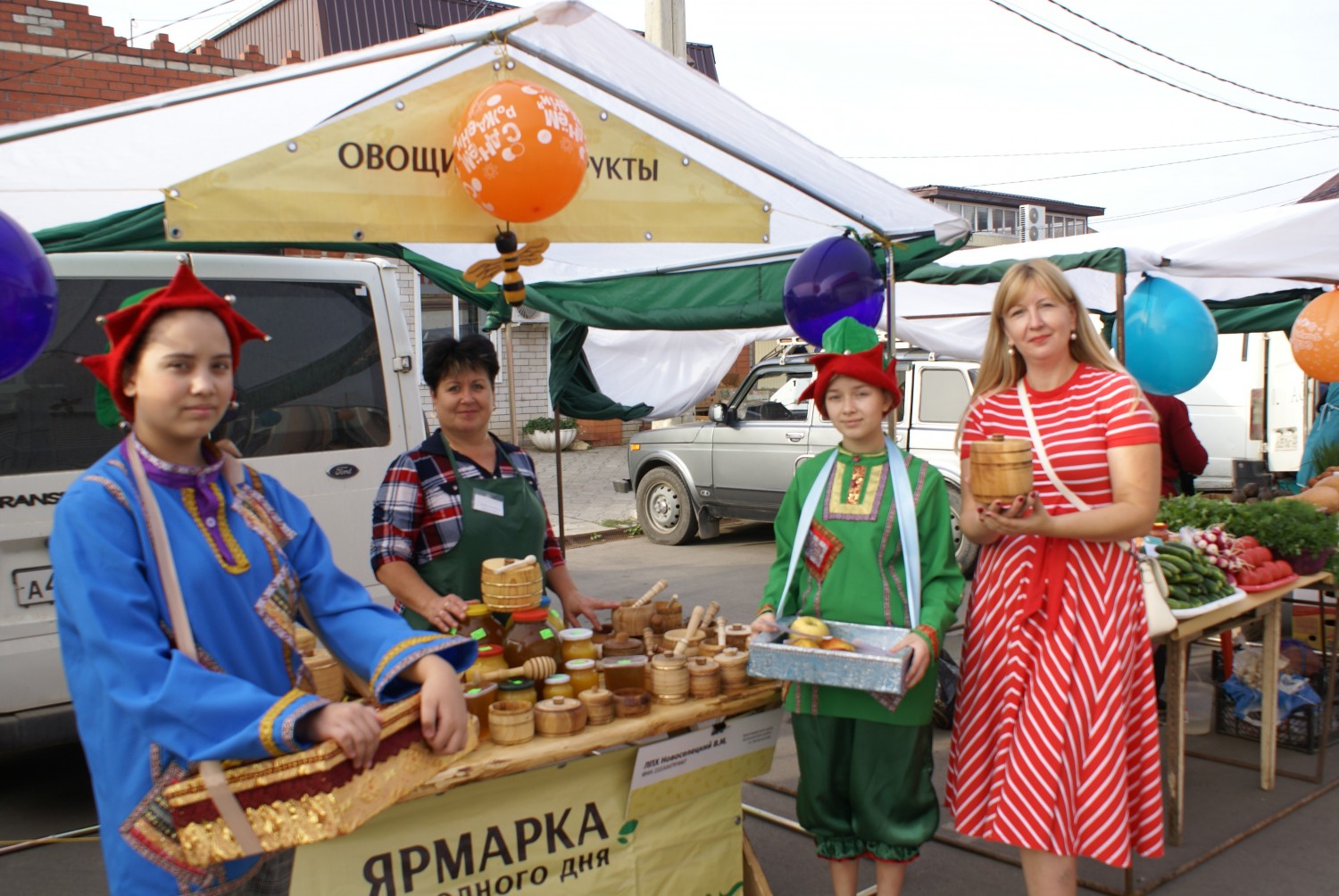 Погода в калининской края. Калининский дом культуры станица Калининская. Ярмарка станицы Калининского района. Рынок станица Калининская. Ярмарка в станице Калининской.